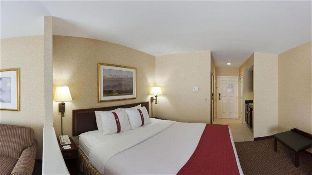 Holiday Inn Salem By Ihg Εξωτερικό φωτογραφία