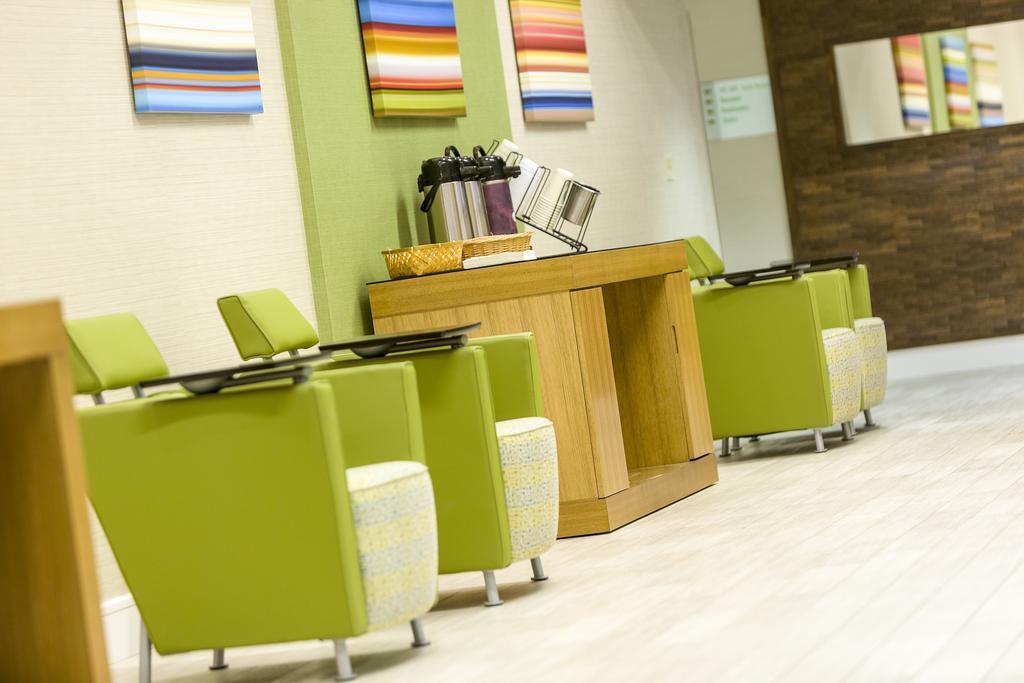 Holiday Inn Salem By Ihg Εξωτερικό φωτογραφία